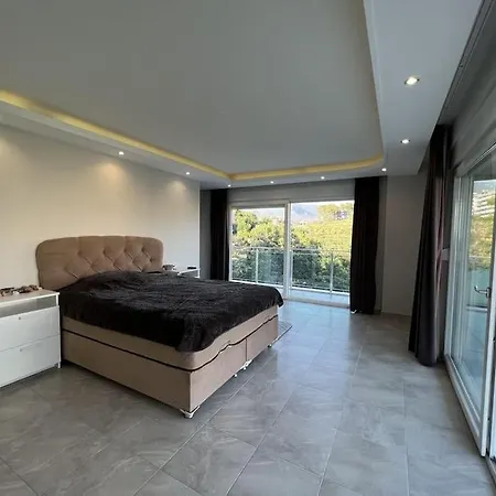 Beautifull Huge 4 Bedrooms Apartmán *