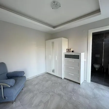 Beautifull Huge 4 Bedrooms *