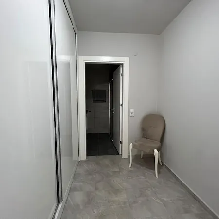 Beautifull Huge 4 Bedrooms *